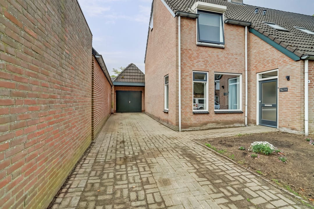 Photo 38 of Steenstraat 114