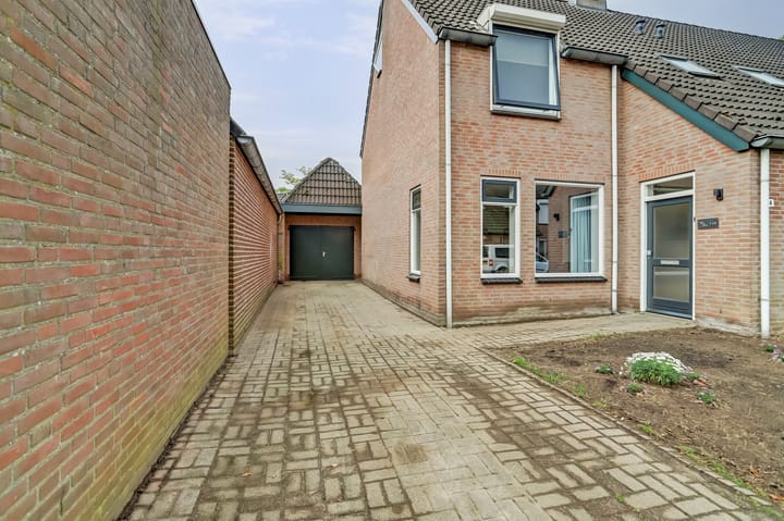 Foto 38 van Steenstraat 114