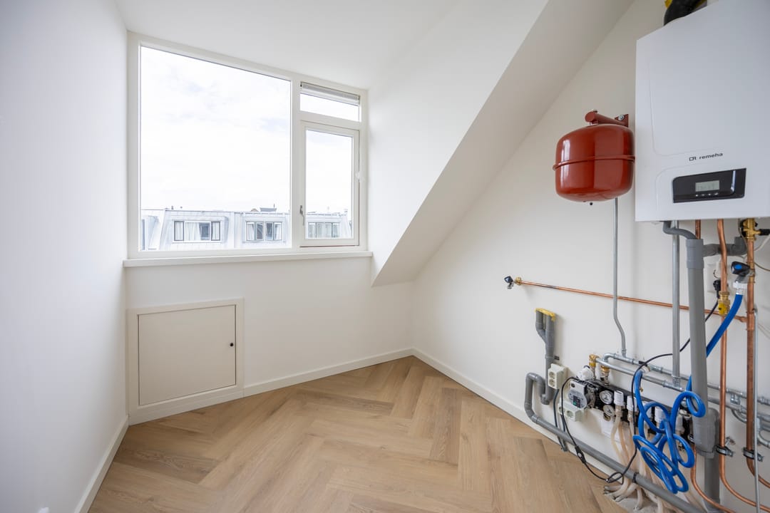 Photo 32 of Marnixstraat 10