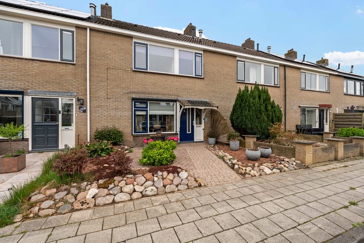 Photo 2 of Van Ommenstraat 25