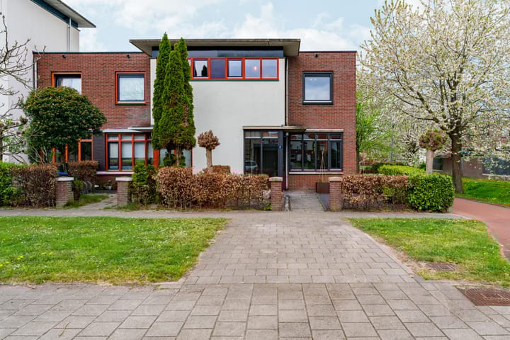 Photo 2 of Panfluitstraat 2