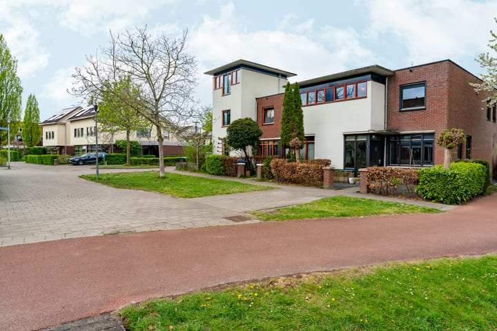 Photo 3 of Panfluitstraat 2