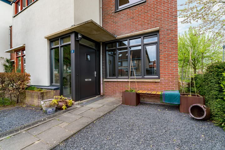 Photo 4 of Panfluitstraat 2