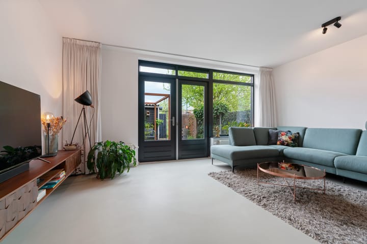 Photo 9 of Panfluitstraat 2