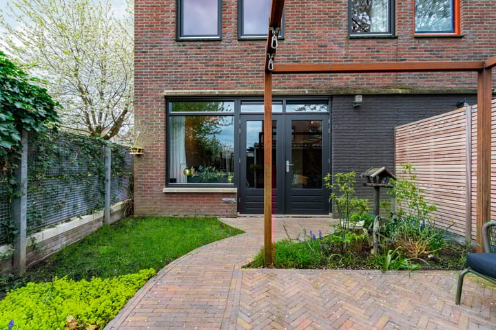 Photo 29 of Panfluitstraat 2