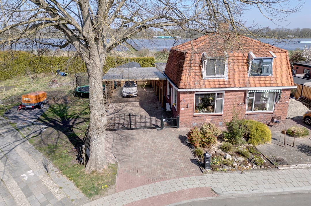 Foto 2 van Burg v Roijenstr West 30