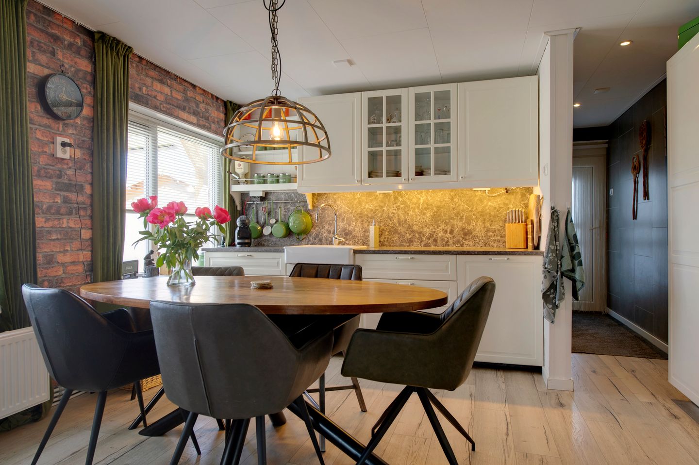 Foto 25 van Burg v Roijenstr West 30