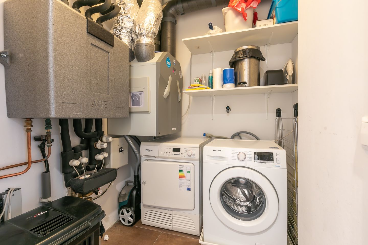 Photo 10 of Willem Frederik Hermansstraat 115