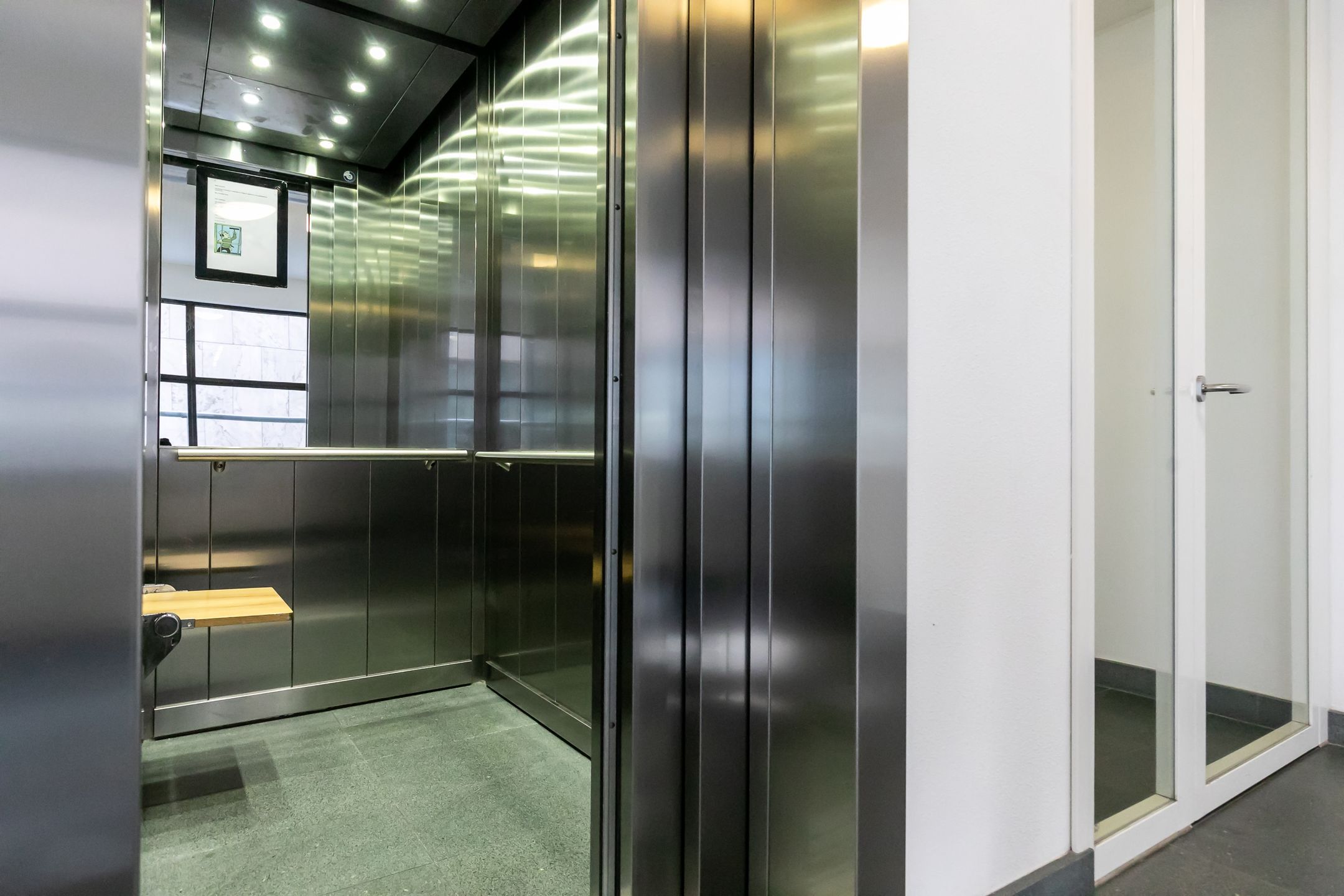 Photo 15 of Willem Frederik Hermansstraat 115