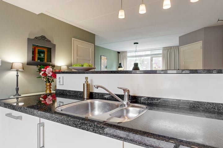 Foto 12 van Weegbree 79