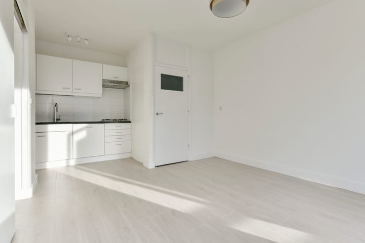 Photo 5 of Van Nijenrodeweg 193