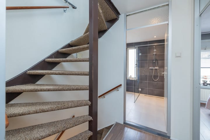 Photo 37 of Avenbeeck 93