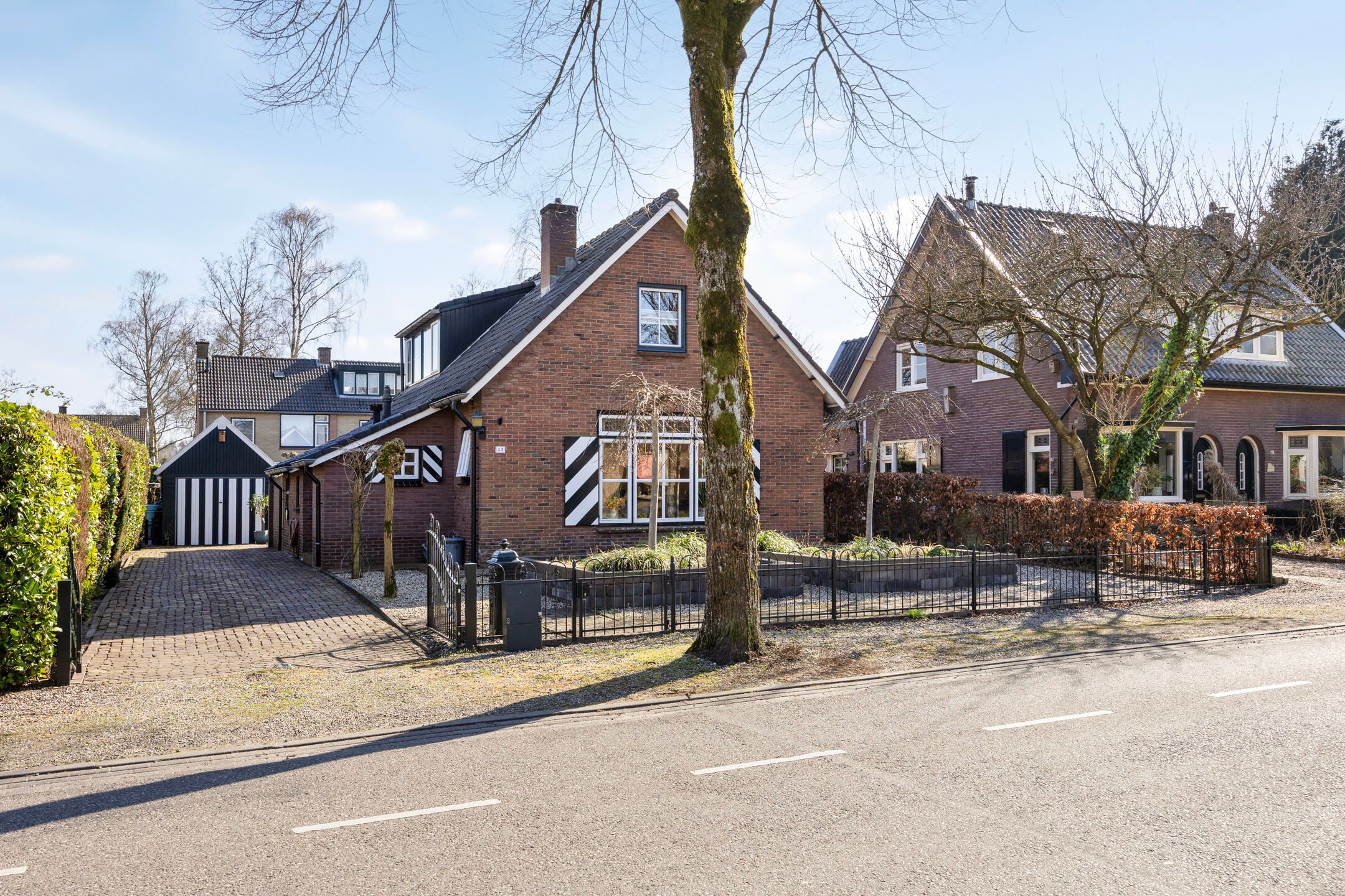 Foto 30 van Hoenderloseweg 43