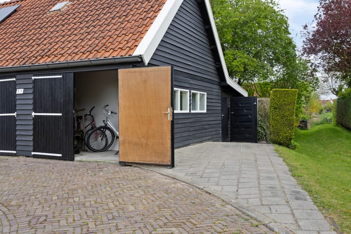 Foto 3 van Dorpsplein 20