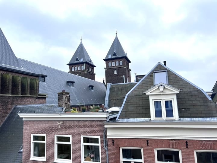 Photo 4 of Bloemstraat 164-E