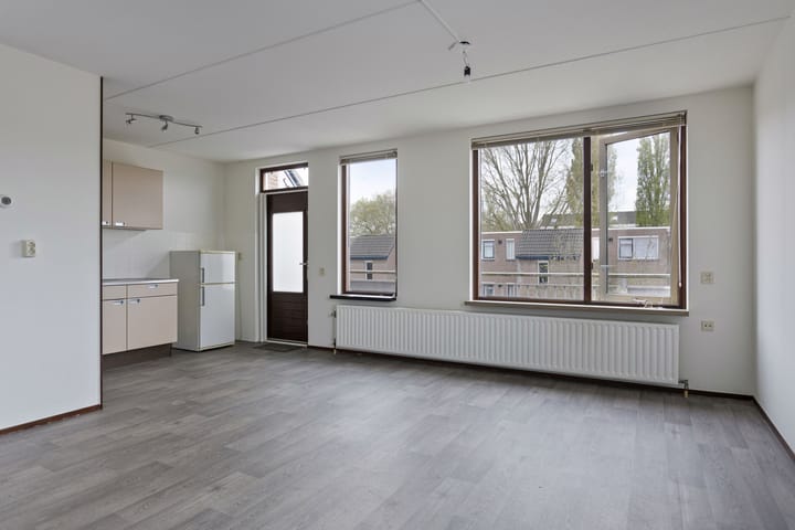 Photo 2 of Pearl Buck-erf 205