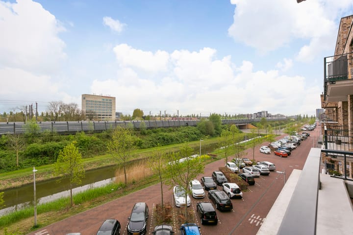 Foto 17 van Louis Armstronglaan 708