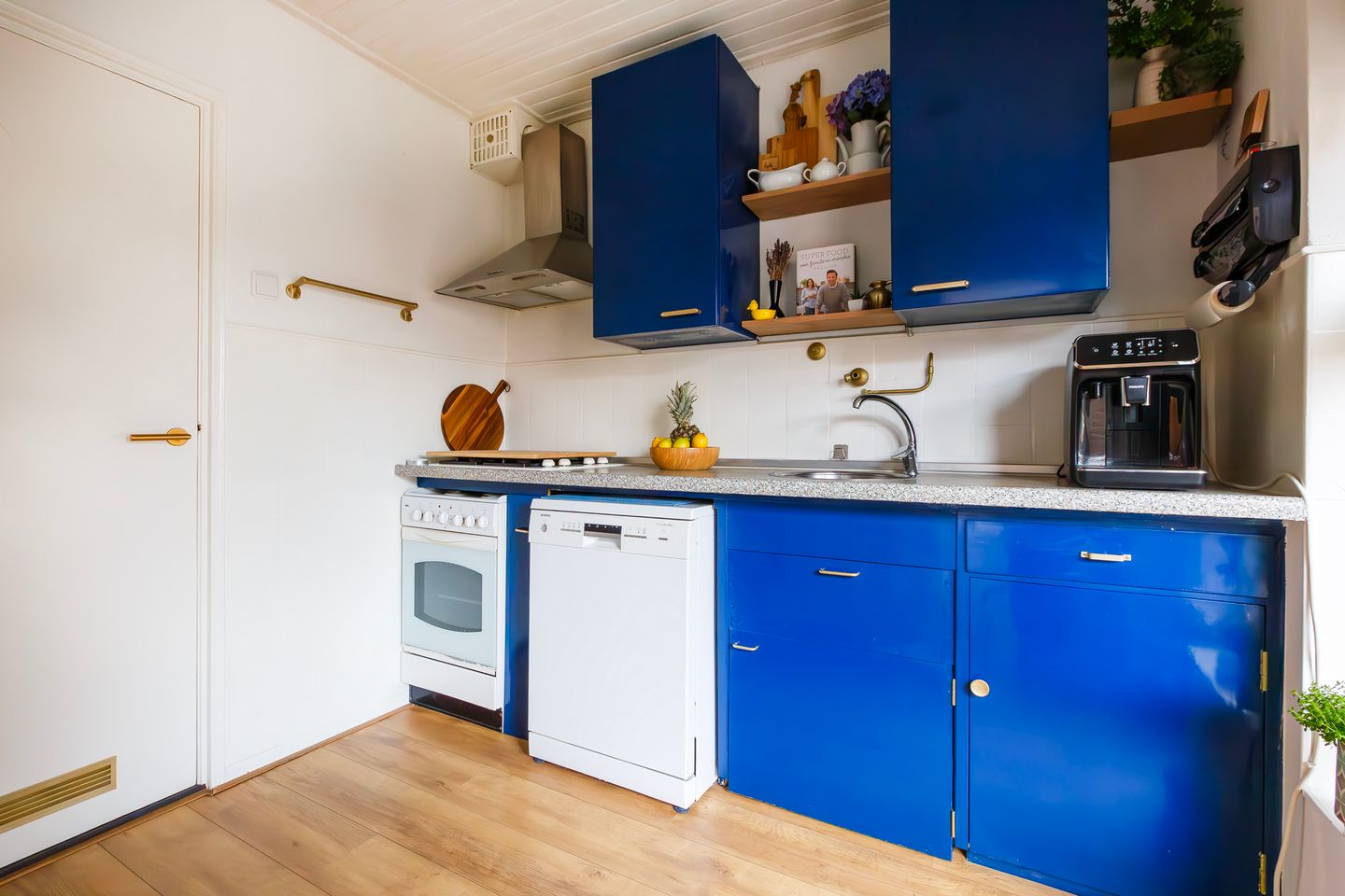 Photo 10 of van Limburg Stirumlaan 73