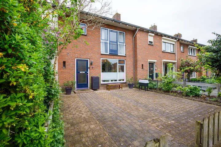 Foto 19 van van Limburg Stirumlaan 73