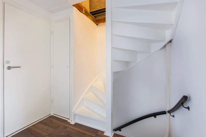 Foto 33 van van Limburg Stirumlaan 73