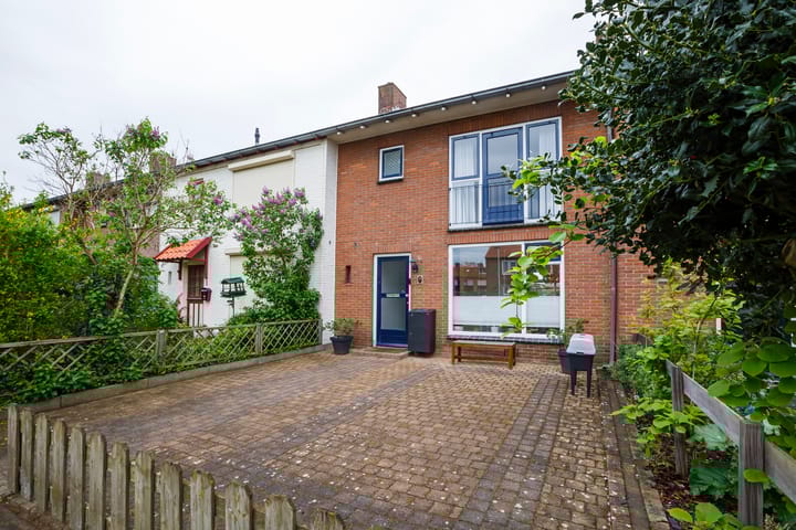 Foto 36 van van Limburg Stirumlaan 73