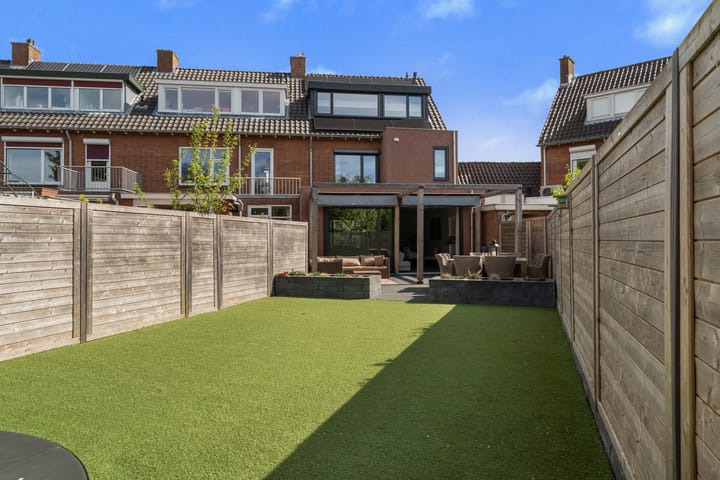 Foto 27 van Clematislaan 1