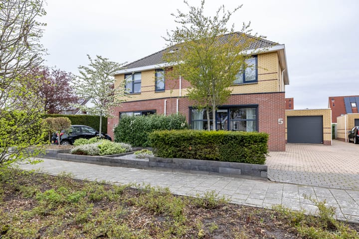 Photo 4 of Weegbree 5