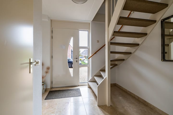 Photo 7 of Weegbree 5