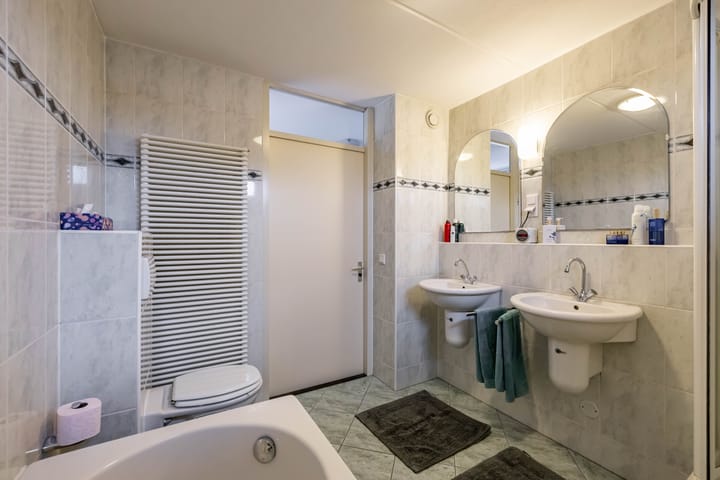 Photo 35 of Weegbree 5