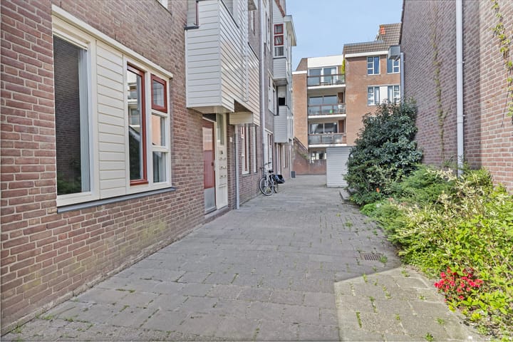 Foto 35 van Neeltje van Zuytbrouckhof 10