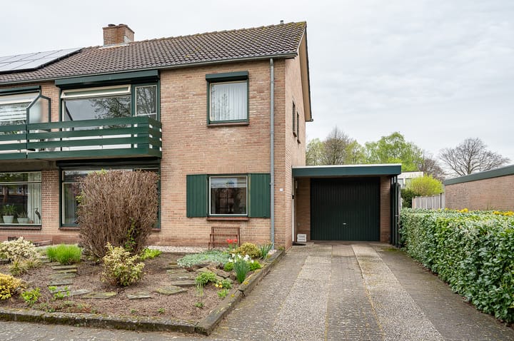 Photo 1 of Sint Bernardusstraat 9