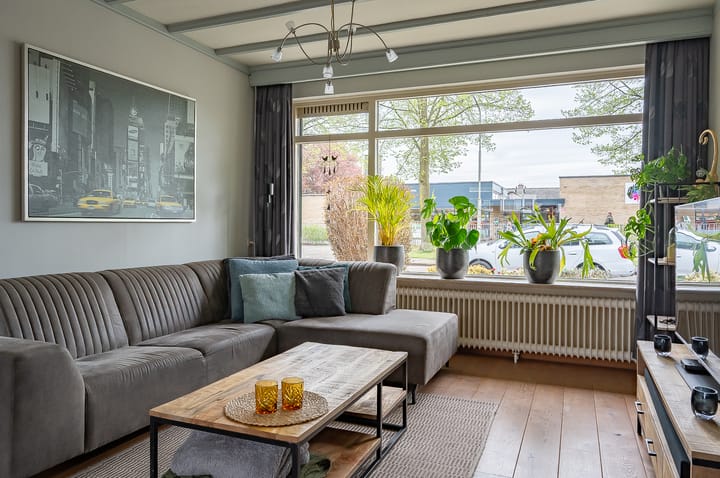 Photo 11 of Sint Bernardusstraat 9