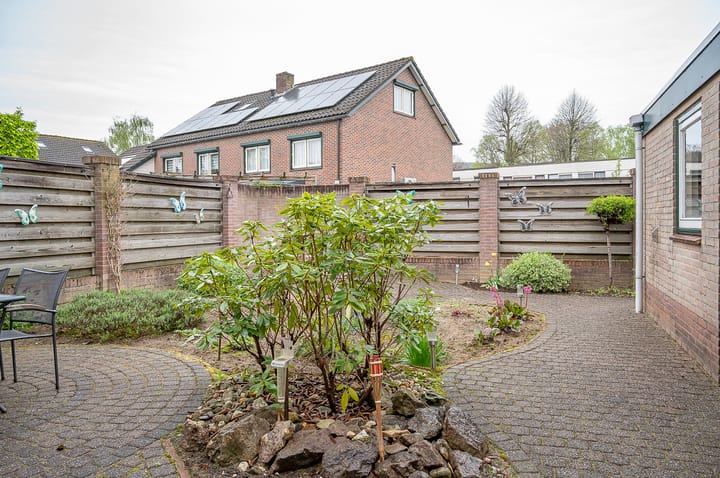 Photo 32 of Sint Bernardusstraat 9