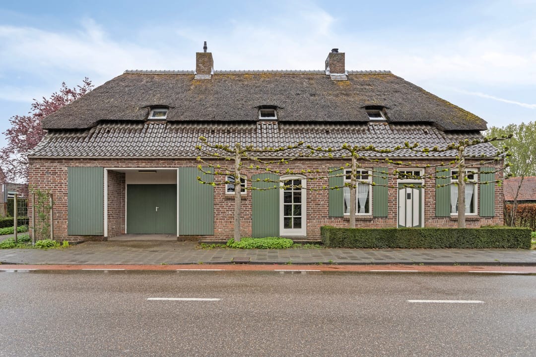 Foto 1 van Burg. Van Houtstraat 92