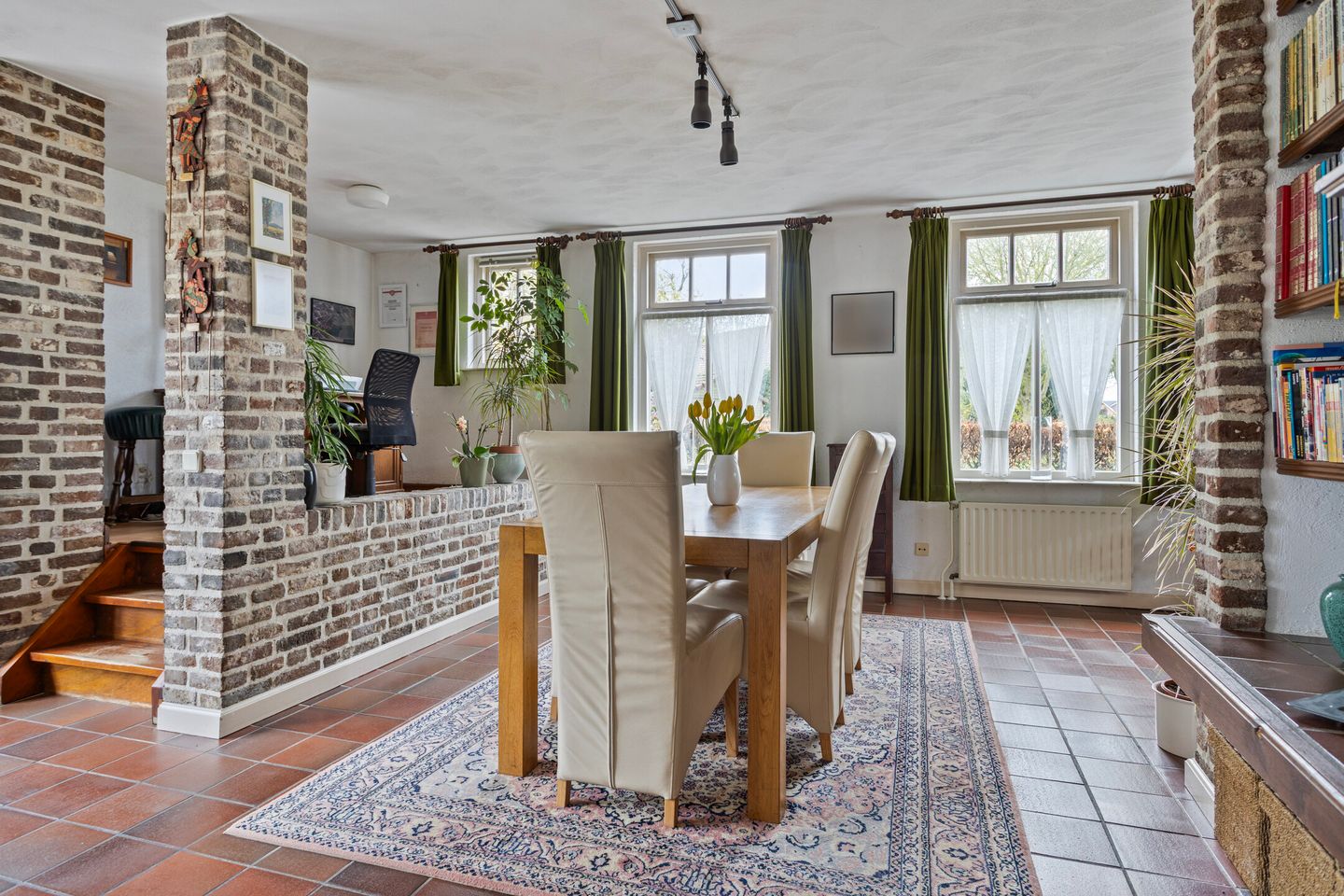 Foto 10 van Burg. Van Houtstraat 92