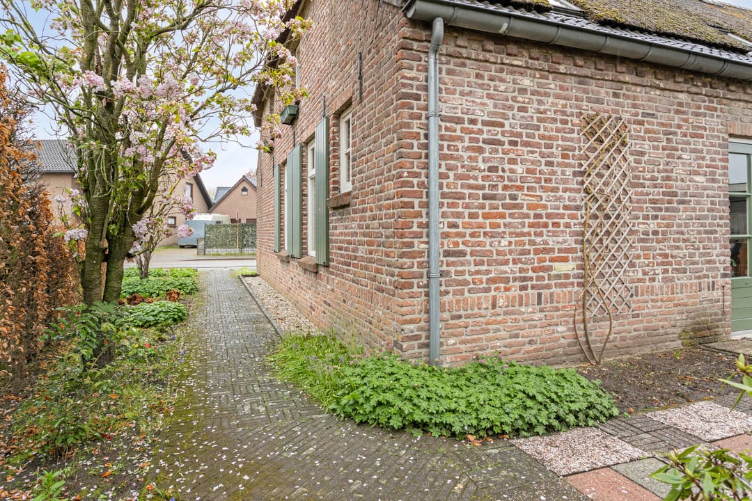 Foto 38 van Burg. Van Houtstraat 92