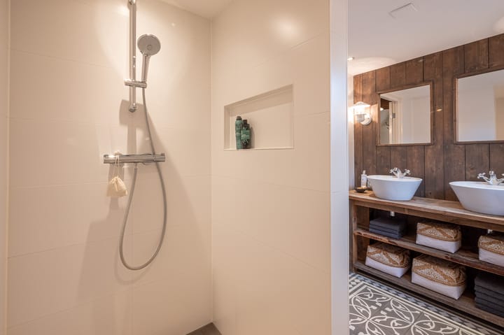 Foto 27 van Wester Badstraat 39