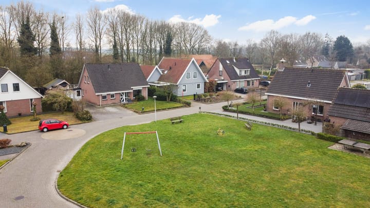 Foto 42 van De Weidedijk 10