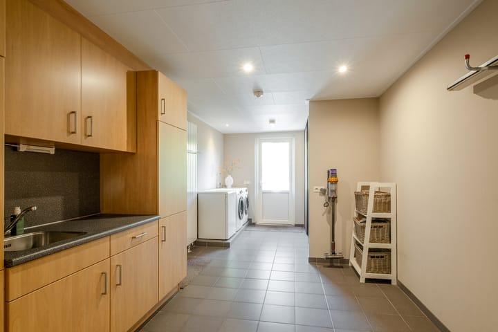 Photo 20 of Allemansweg 3