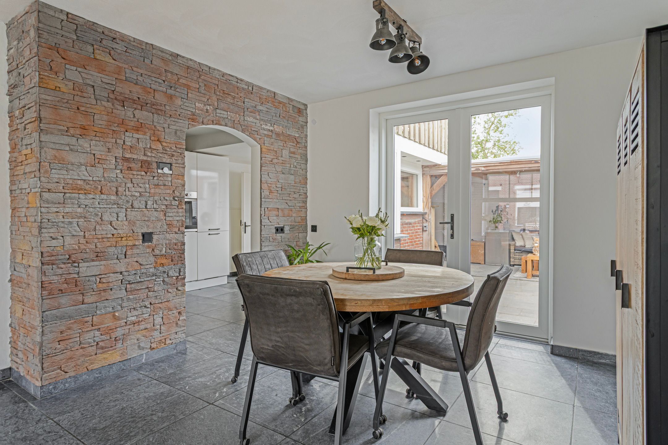 Photo 12 of Prins Hendrikstraat 9