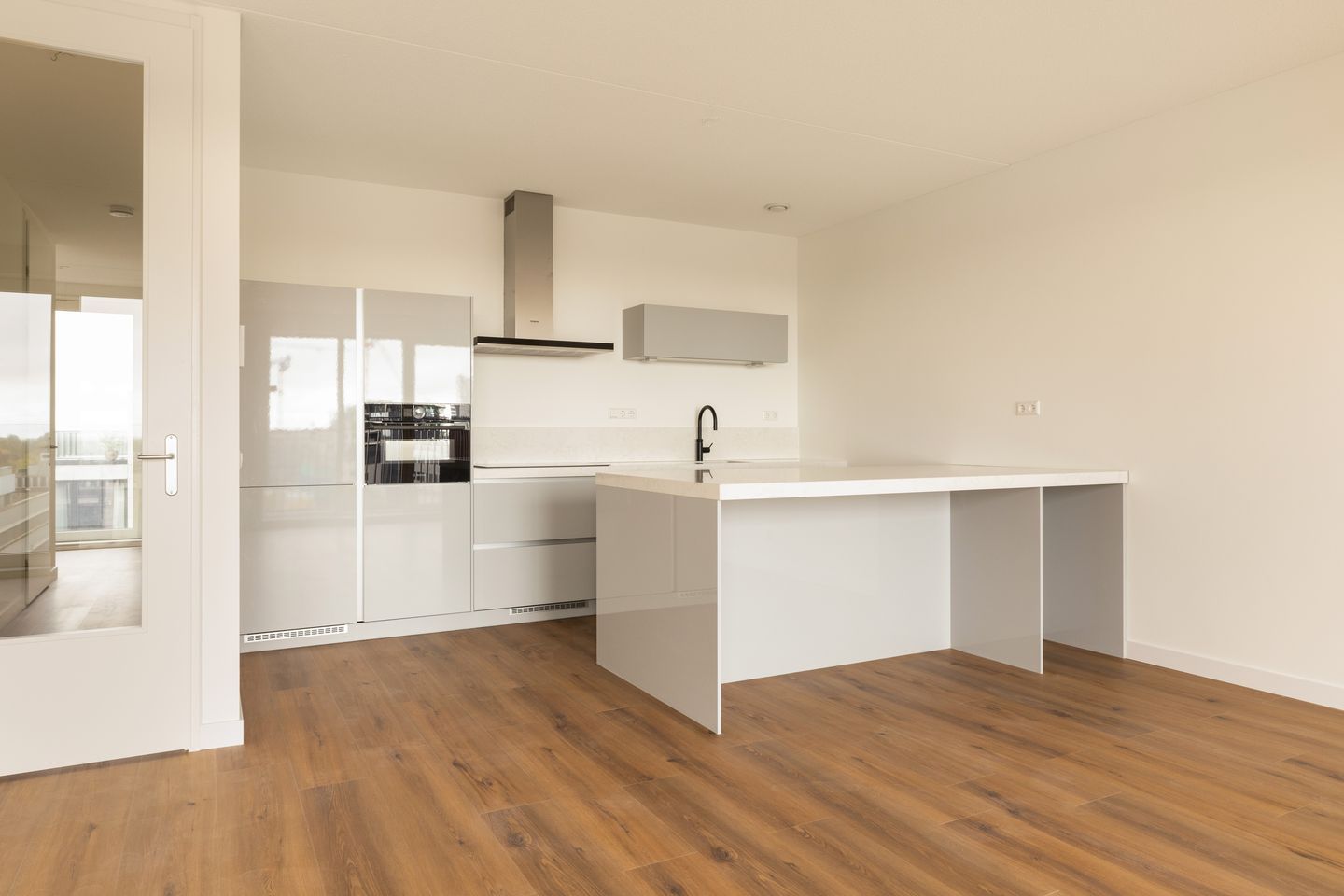 Foto 1 van Mies van der Rohestraat 111