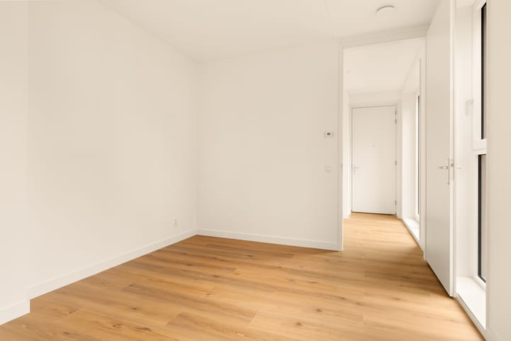 Foto 14 van Mies van der Rohestraat 111