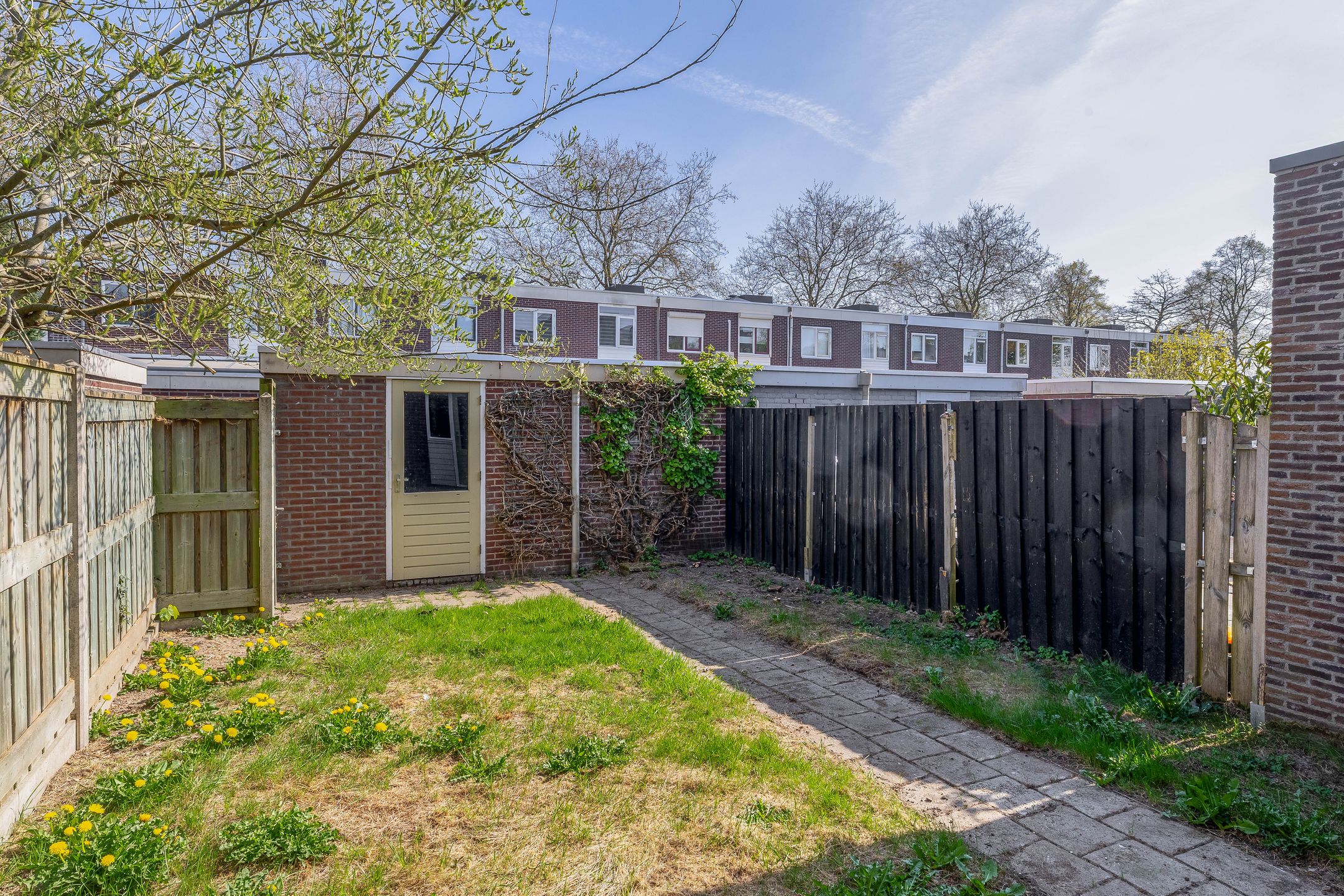 Photo 21 of Aldenhaagstraat 8