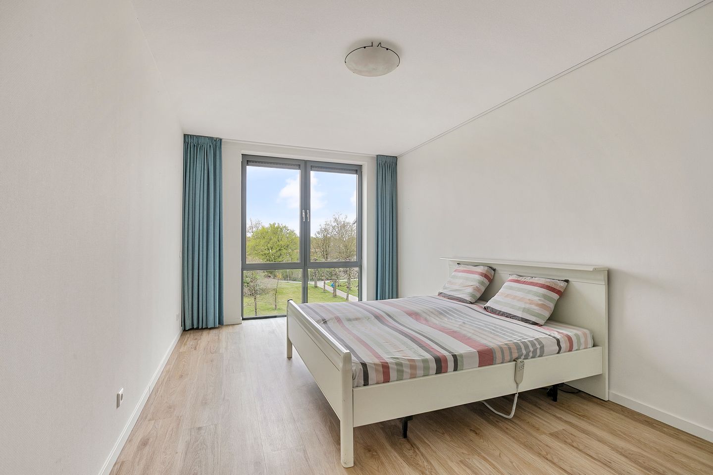 Photo 14 of Europaplein 63