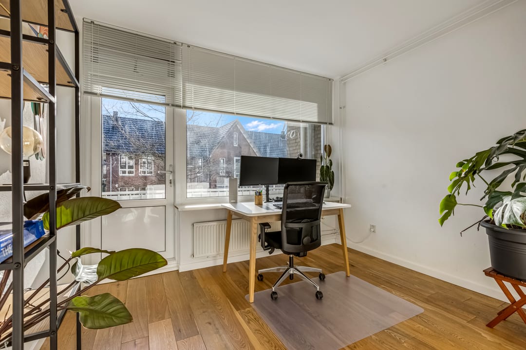 Photo 2 of Evertsenstraat 57