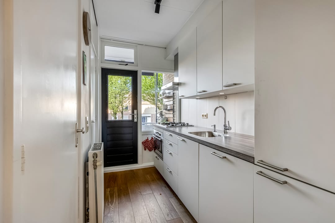 Photo 17 of Evertsenstraat 57