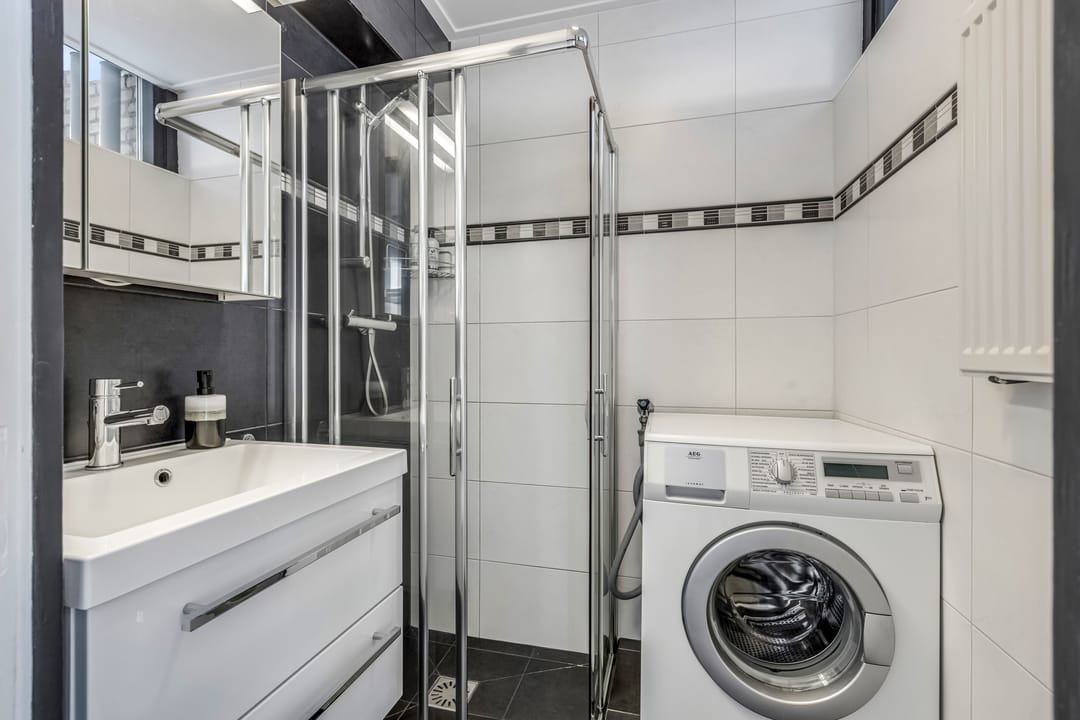 Photo 22 of Evertsenstraat 57