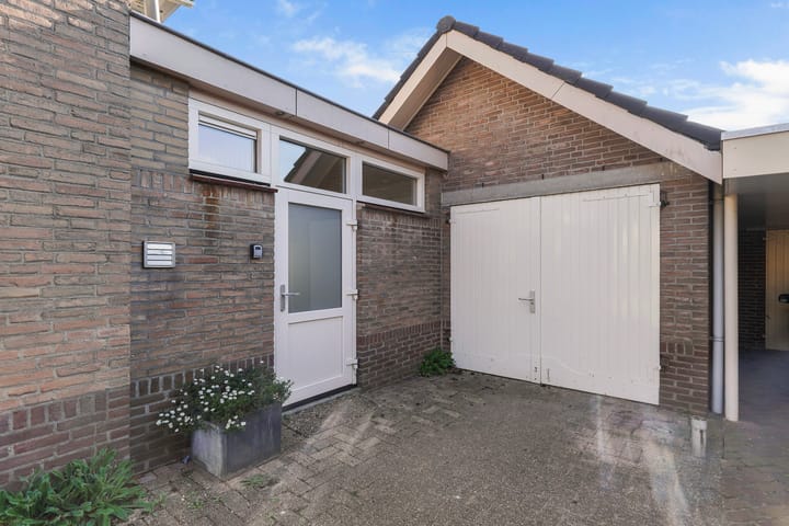 Foto 48 van St.Lambertusweg 70