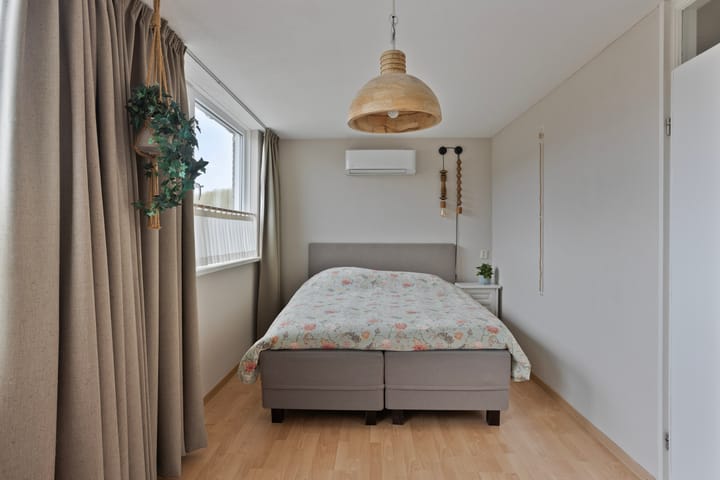 Foto 22 van van Colsterstraat 9