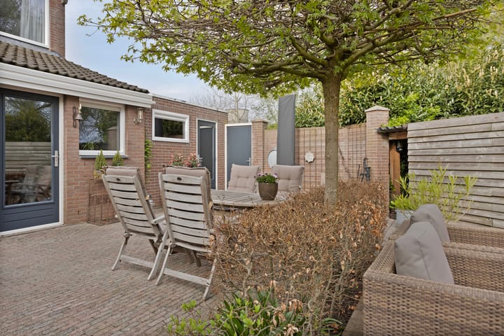 Foto 33 van van Colsterstraat 9